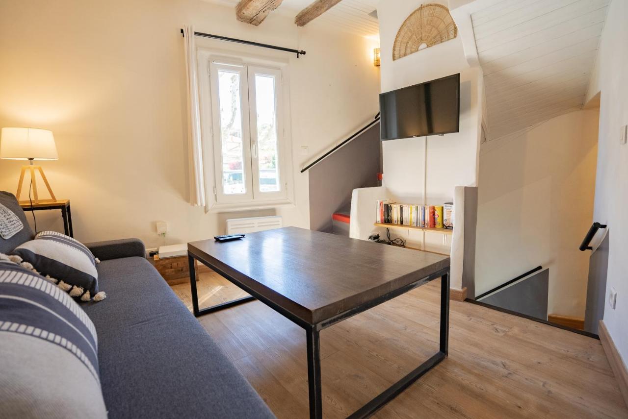 Petite Maison De Charme Au Coeur Du Centre Ville Apt Bagian luar foto